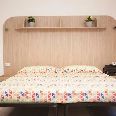 Alfieri 2 אכסניה