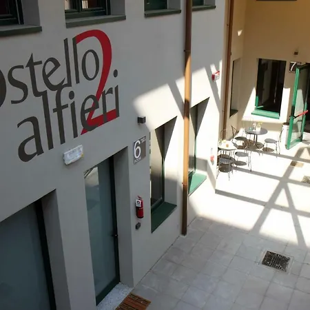 Alfieri 2 אכסניה *