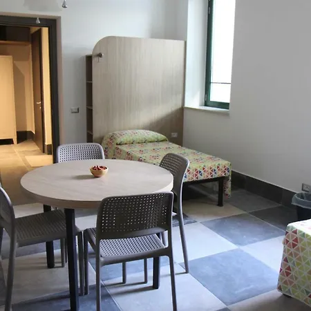 Alfieri 2 Хостел Турин