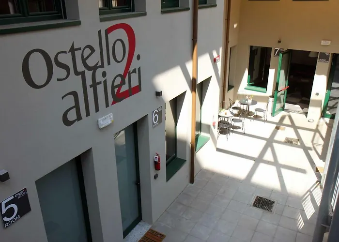 Alfieri 2 Hostal *